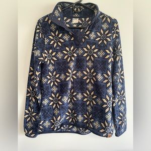 LIV Fleece pullover sweater, snowflake pattern